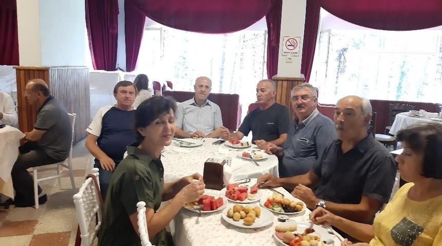 Çocuklar için bir araya geldiler