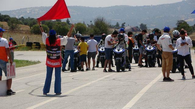 Türkiye Süpermoto Şampiyonası Uşak’ta yapıldı