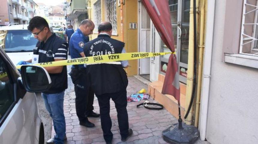 Kız kardeşi ve erkek arkadaşını yan yana gördü! Sonrası korkunç