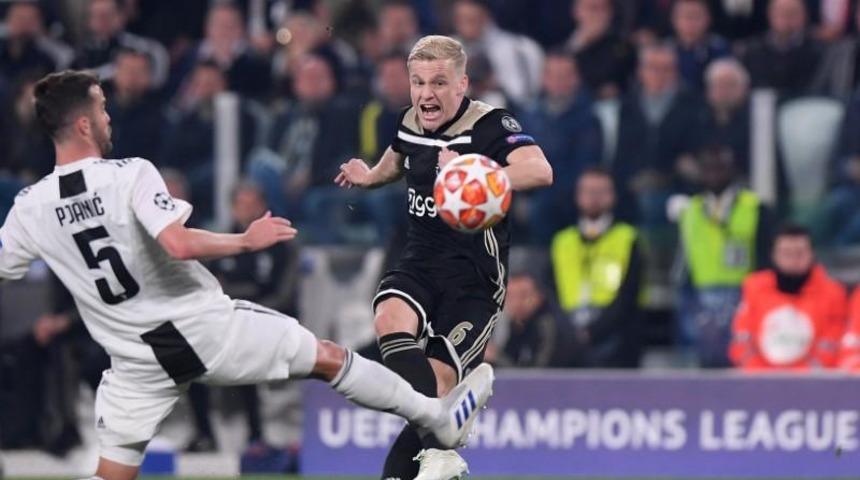 Donny Van de Beek: Real Madrid transferim için Ajax'la görüşüyor