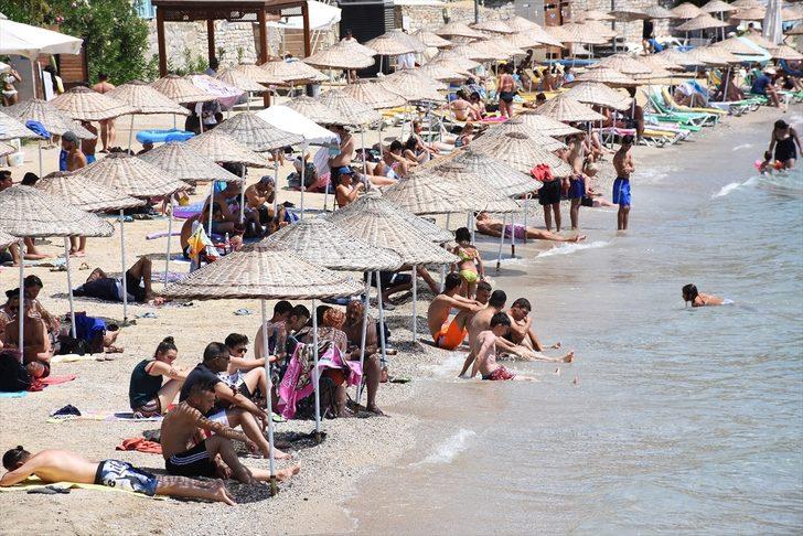 Ünlü tatil beldesinde sahiller doldu taştı! G2