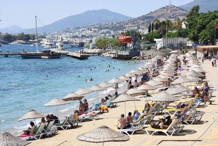 Ünlü tatil beldesinde sahiller doldu taştı! G3