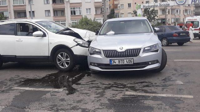 Kontrolden çıkan araçlar çarpıştı: 1 yaralı