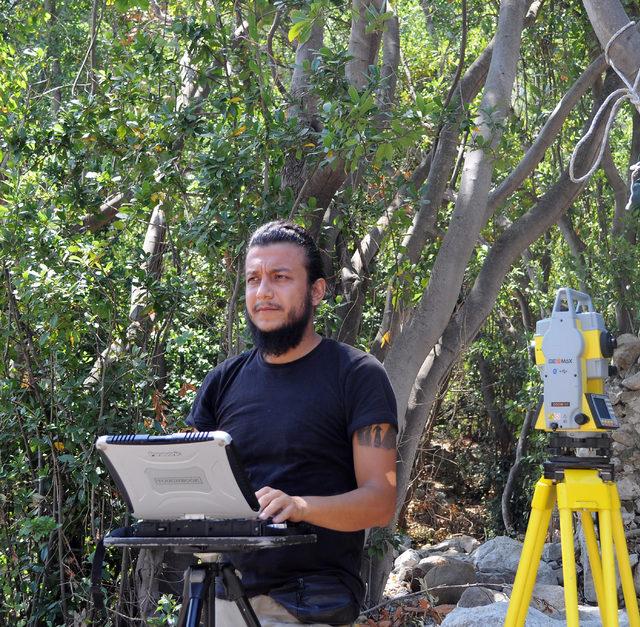 Öldürülen arkeolog anısına kitaplık 3