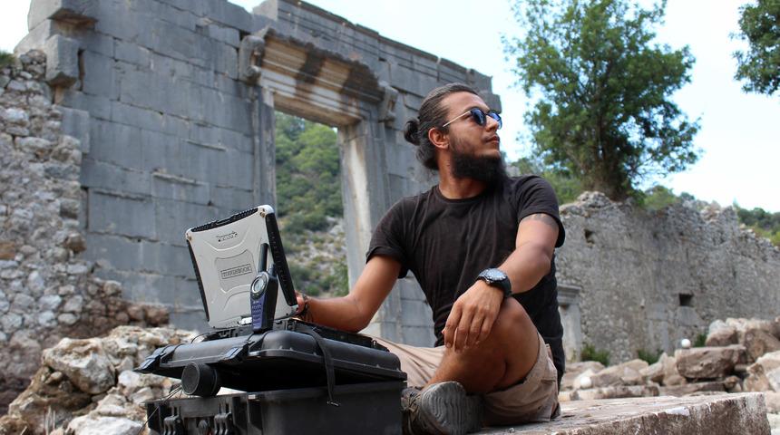 &Ouml;ld&uuml;r&uuml;len arkeolog anısına kitaplık