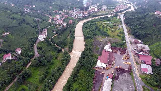 Rize'de selde kaybolan kişi aranıyor