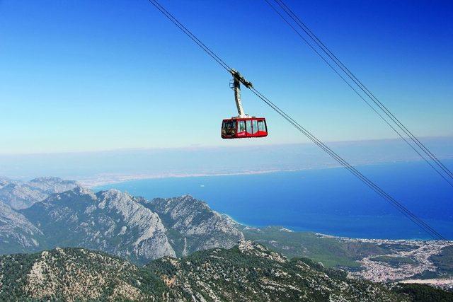 Tahtalı Dağı Zirvesi’nde turistlerin gün batımı keyfi