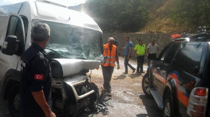 Gümüşhane’de trafik kazası: 3 yaralı