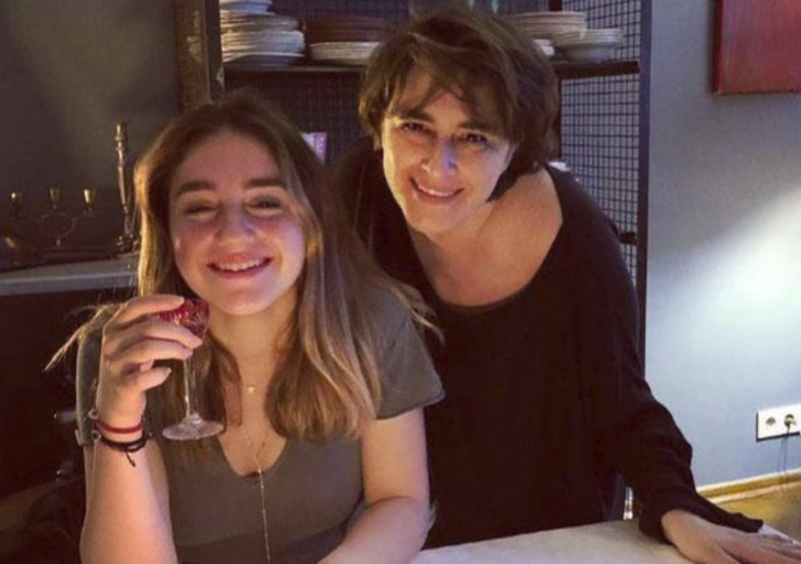 Berna Laçin'in kızı artık 19 yaşında bir genç kız