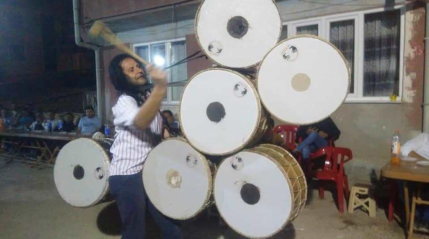 Uşaklı davulcunun Hisarcık şovu