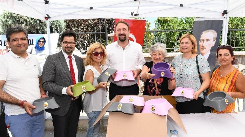 Sokak hayvanlarının su kapları &Ccedil;iğli Belediyesinden