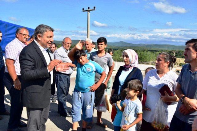 Başkan pazarı ziyaret etti, vatandaşın yüzü güldü