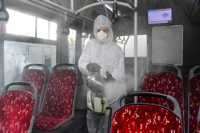 Mersin’deki belediye otobüslerinde bayram temizliği