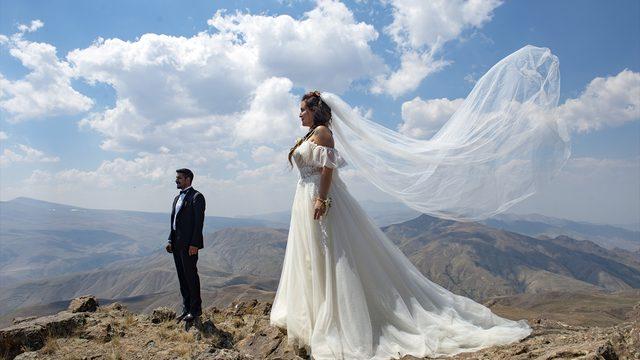 Dağ zirvesinde nikah töreni
