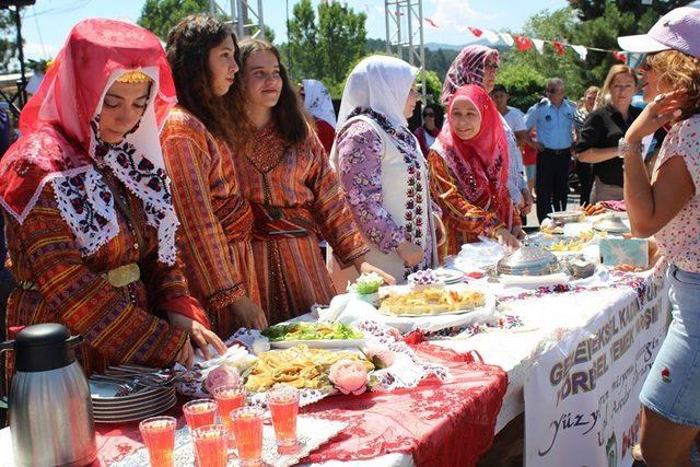 Adanalı aşçılardan Mengen’de serinleten lezzetler