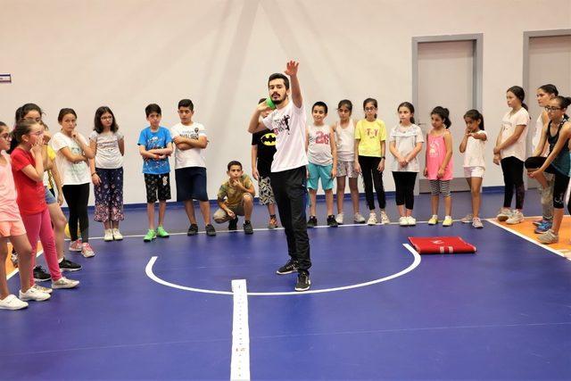 Atletizm yaz spor okuluna büyük ilgi