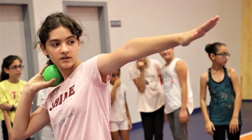 Atletizm yaz spor okuluna b&uuml;y&uuml;k ilgi