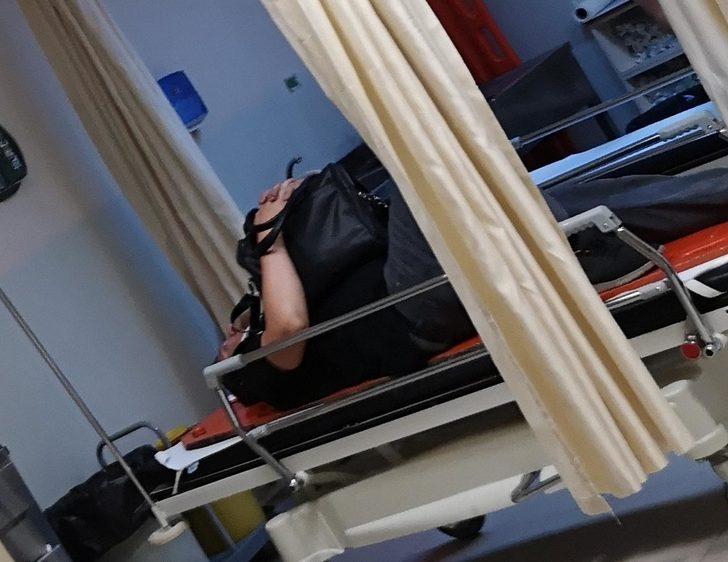 Sedyeyle hastaneye taşındı, bir an olsun yanından ayırmadı! G4