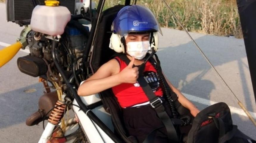 Lösemi hastası Nisa ile yürüme engelli Kerem, özgürce uçmanın keyfini yaşadılar