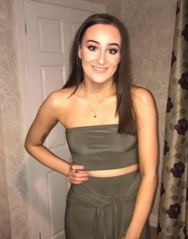 Yüzü bir anda şişmeye başladı ama o fotoğraf çekmeye devam etti! G2