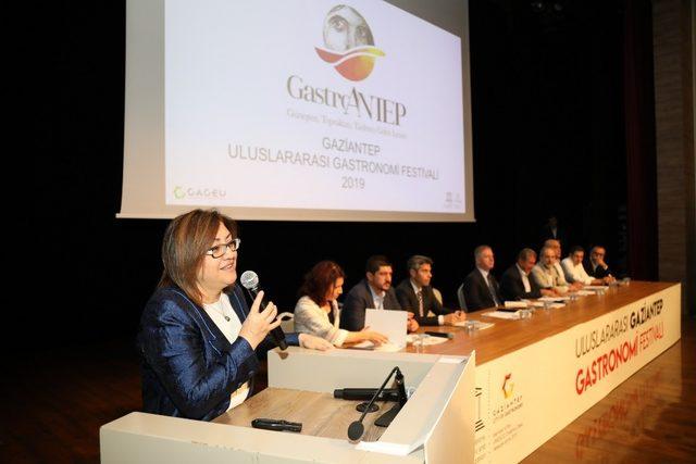 Şahin, Gastroantep Festivali öncesi sektör temsilcileriyle toplandı