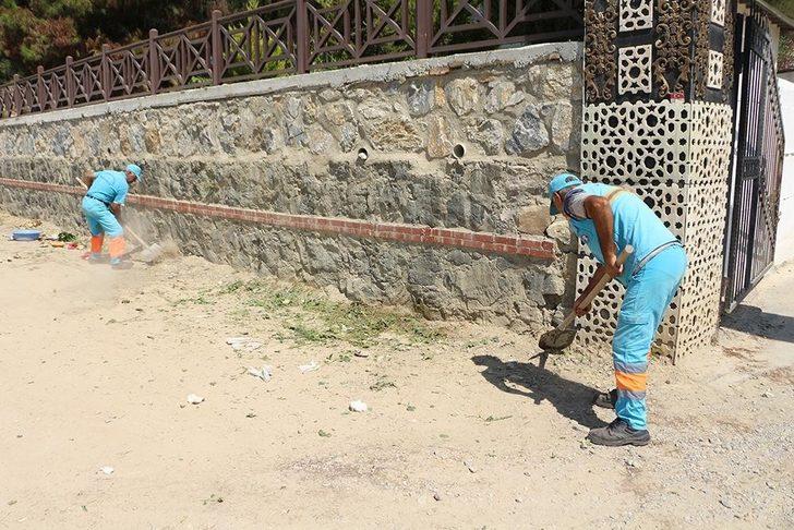 Kuşadası’nda camiler ve mezarlıklar temizleniyor G2