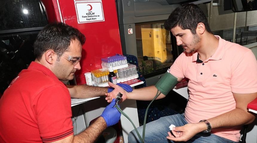 Belediye personelinden kan bağışına destek