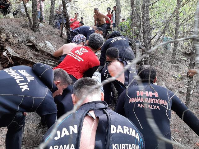 Doğa yürüyüşünde çaya düşüp, boğuldu