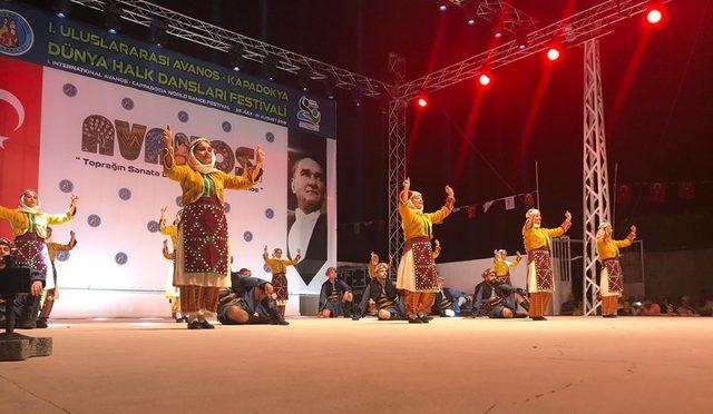 Tepebaşı Halk Dansları Topluluğu’ndan Kapadokya’da gösteri