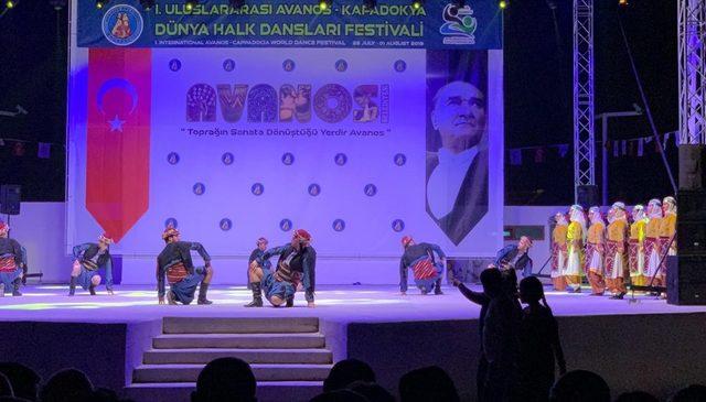 Tepebaşı Halk Dansları Topluluğu’ndan Kapadokya’da gösteri