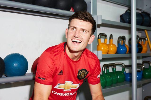 Harry Maguire | Leicester City > Manchester United | BONSERVİS BEDELİ: 87,5 milyon euro