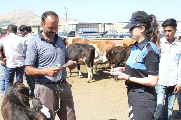 Kurban bayramı öncesi hayvan pazarında "sahte para" uyarısı G4
