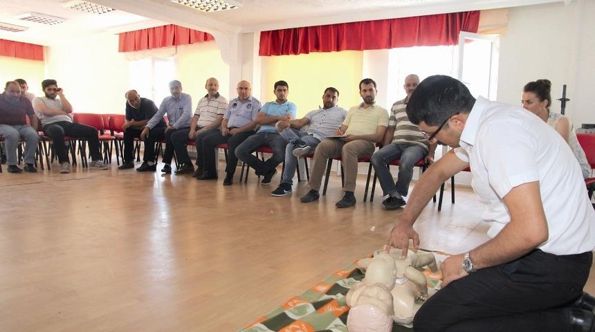 Belediye personeline ilk yardım eğitimi