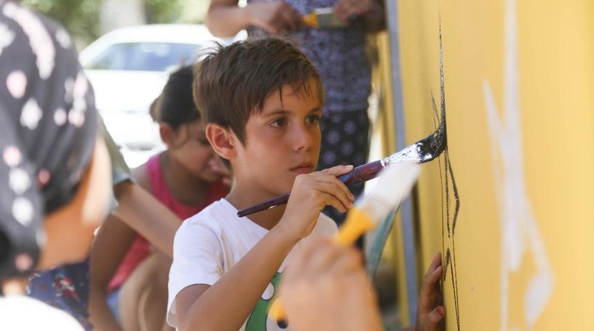 Kızılcaköy’ü boyadılar