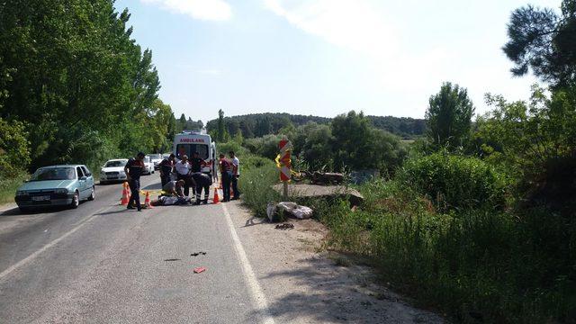 Otomobille çarpışan motosikletin sürücüsü öldü