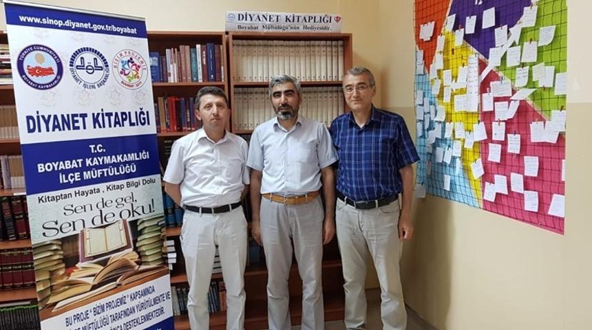 Boyabat M&uuml;ft&uuml;l&uuml;ğ&uuml; okullara ve cezaevine kitaplık kurdu
