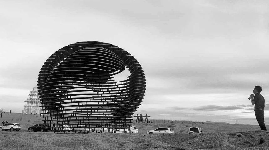 Doç. Dr. İlker Yardımcı’nın eseri Minqin Çölü’ne yerleştirildi