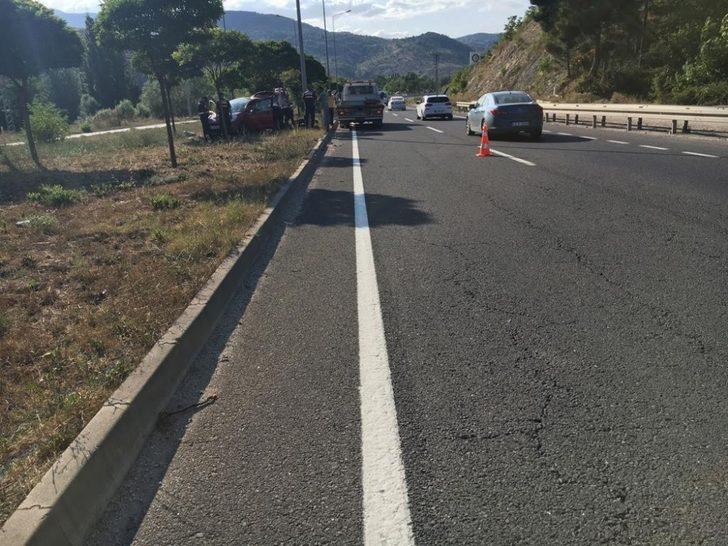 Bilecik’te otomobil ile hafif ticari araç çarpıştı: 4 yaralı G4