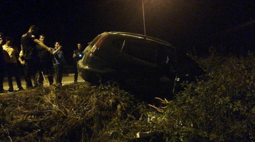 Ehliyetsiz s&uuml;r&uuml;c&uuml; panik yapınca olanlar oldu