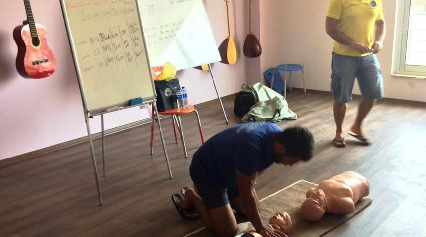 Kuyucak Gen&ccedil;lik Merkezi cankurtaranlık kursuna ev sahipliği yaptı