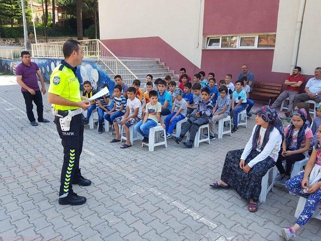 Şaphane&rsquo;de Yaz Kur&rsquo;an Kursu &ouml;ğrencilerine trafik eğitimi 2