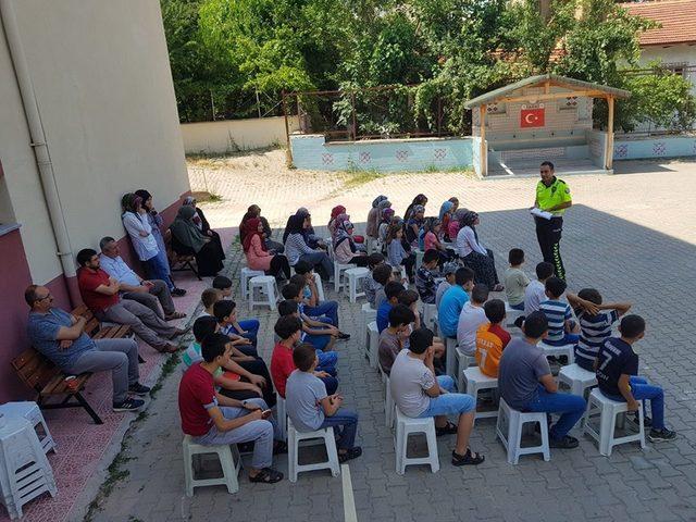 Şaphane&rsquo;de Yaz Kur&rsquo;an Kursu &ouml;ğrencilerine trafik eğitimi 3