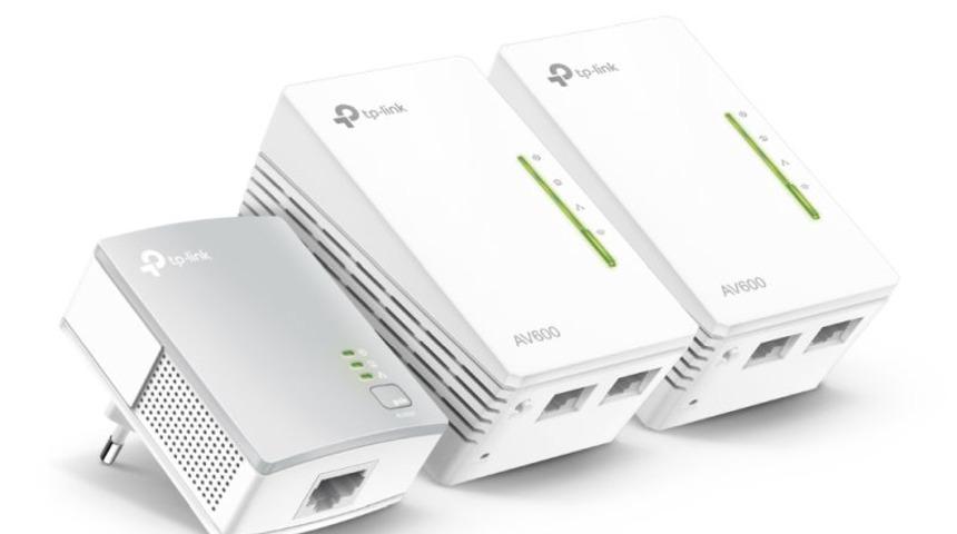 Üç adaptörden oluşan yeni Powerline Kit: TL-WPA4220T 