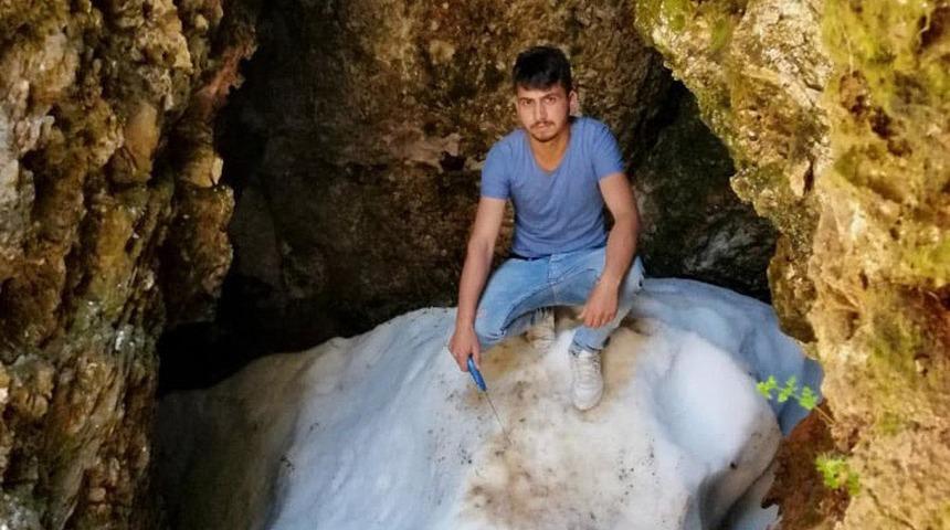 Çameli'de yaz ortasında kar keyfi!