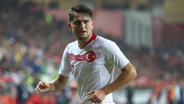 Milli futbolcudan TDV’ye kurban bağışı