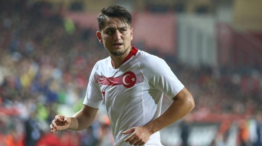 Cengiz &Uuml;nder, kurban bağışını T&uuml;rkiye Diyanet Vakfı'na yaptı