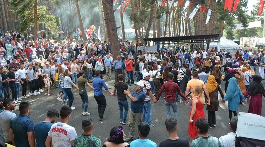 Bal ve K&uuml;lt&uuml;r Festivali b&uuml;y&uuml;k bir coşkuyla ger&ccedil;ekleşti