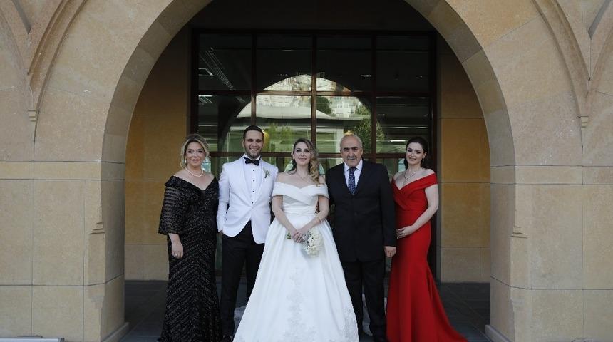 Bayram ve Akdoğan ailelerinin mutlu g&uuml;n&uuml;