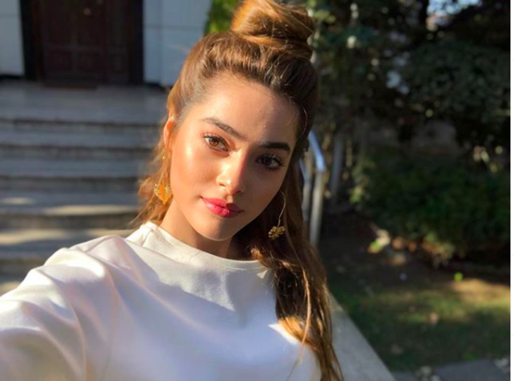 Zalim İstanbul'un Damla'sı leopar desenli bikinisiyle sahile indi! G3