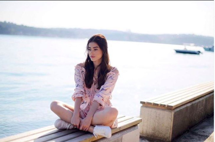 Zalim İstanbul'un Damla'sı leopar desenli bikinisiyle sahile indi! G5